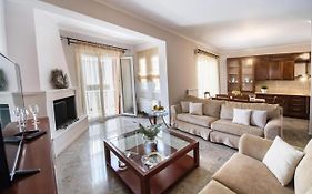 La Strada City House